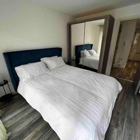 Apartament Stylish 1-Bed Flat With Sofa-Bed In Londyn Zewnętrze zdjęcie