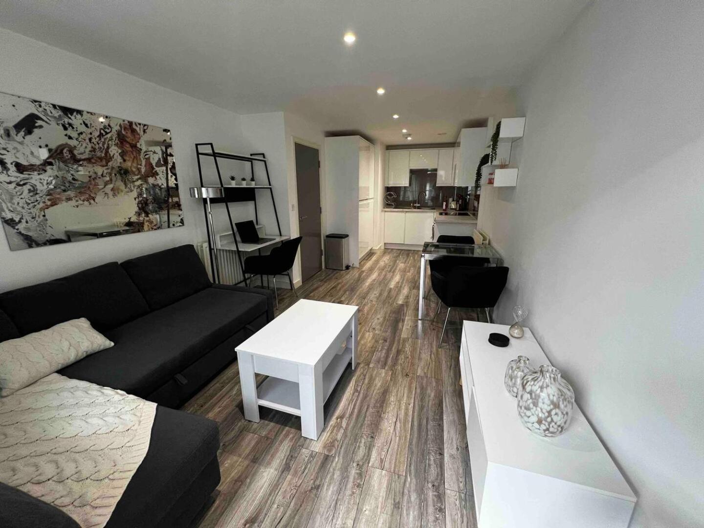 Apartament Stylish 1-Bed Flat With Sofa-Bed In Londyn Zewnętrze zdjęcie